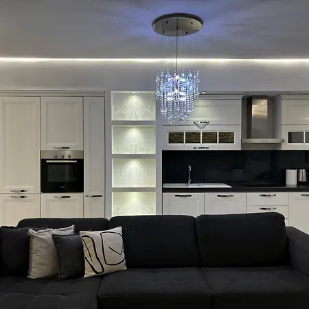 Tam Serviced 2bdr Center No6 *