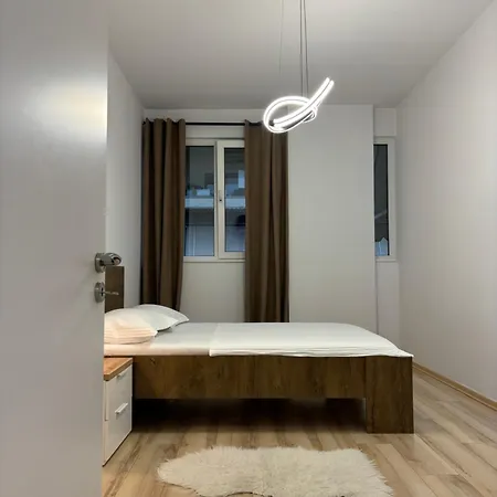 Apartment Tam Serviced 2bdr Center No6 *