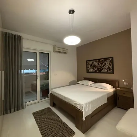 Apartment Tam Serviced 2bdr Center No6