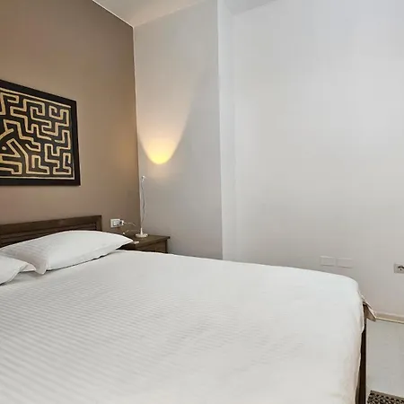 Apartament Tam Serviced 2bdr Center No6