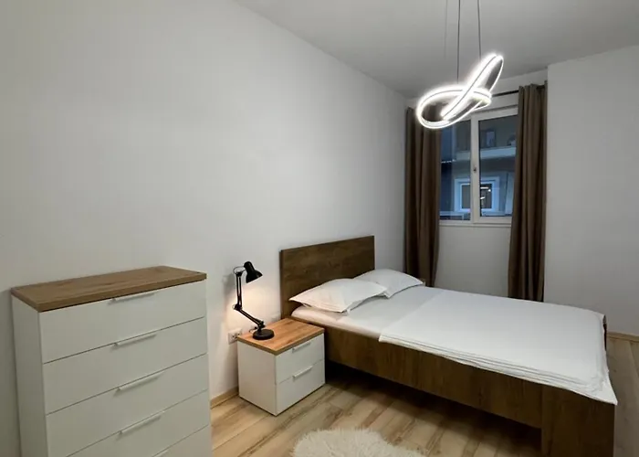 Tam Serviced 2bdr Center No6 ティラナ