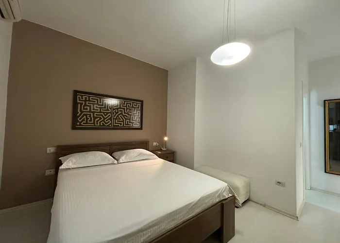 Tam Serviced 2bdr Center No6 *