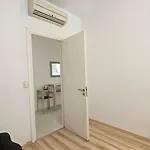 Apartment Tam Serviced 2bdr Center No6