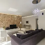 Tam Serviced 2bdr Center No6 Apartment *