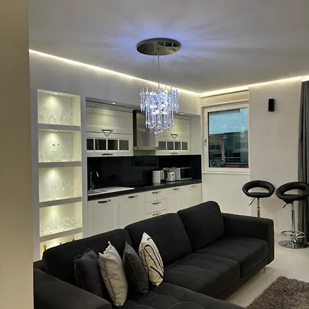 Tam Serviced 2bdr Center No6 *