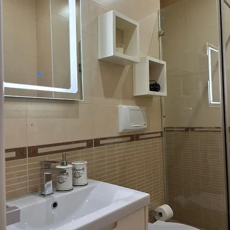 Tam Serviced 2bdr Center No6