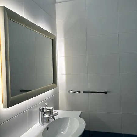 Appartamento Tam Serviced 2bdr Center No6 Tirana