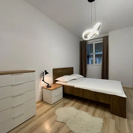 Apartmán Tam Serviced 2bdr Center No6 *