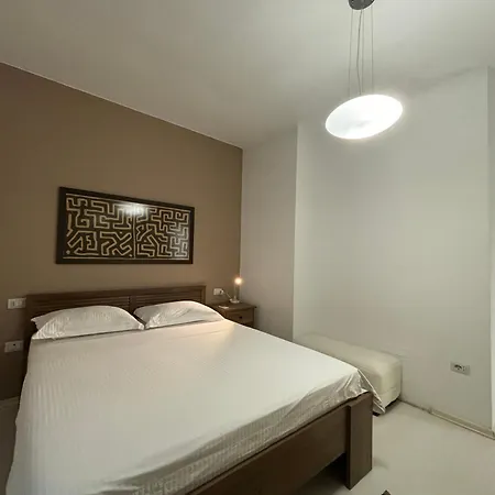 Tam Serviced 2bdr Center No6 *