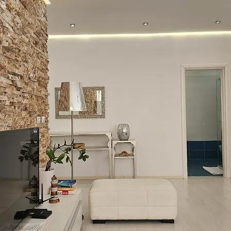 Tam Serviced 2bdr Center No6 Apartamento Tirana