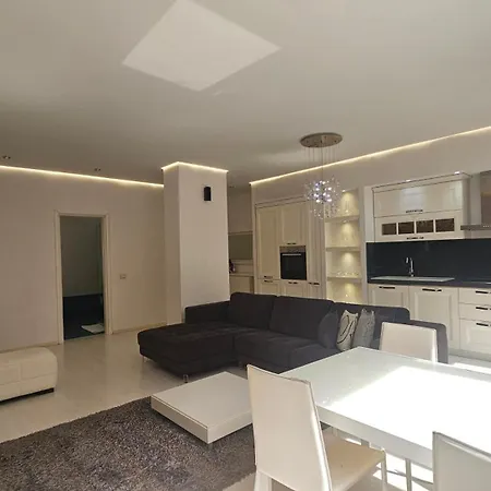 Apartmán Tam Serviced 2bdr Center No6