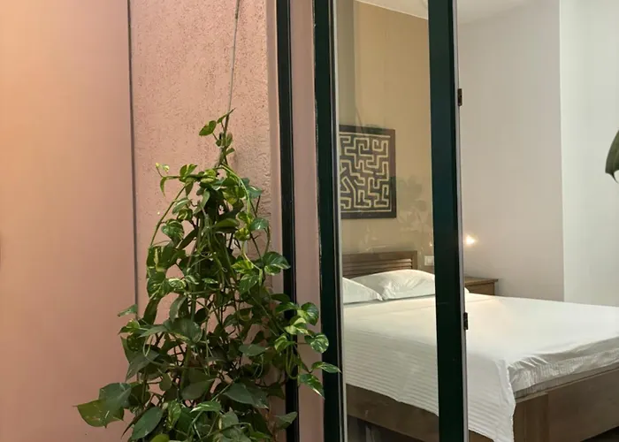 Tam Serviced 2bdr Center No6 아파트 *