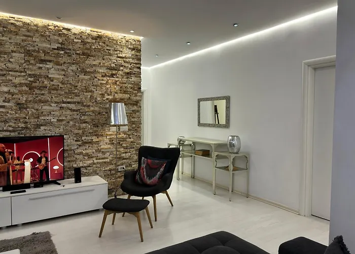 Tam Serviced 2bdr Center No6 Appartement