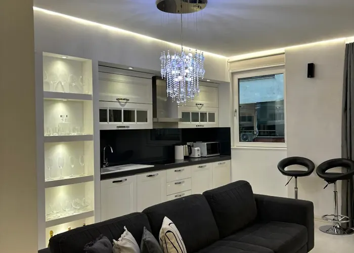 Tam Serviced 2bdr Center No6 *