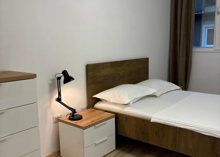 Tam Serviced 2bdr Center No6 아파트