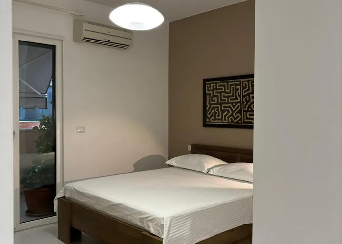 Tam Serviced 2bdr Center No6 아파트 티라나