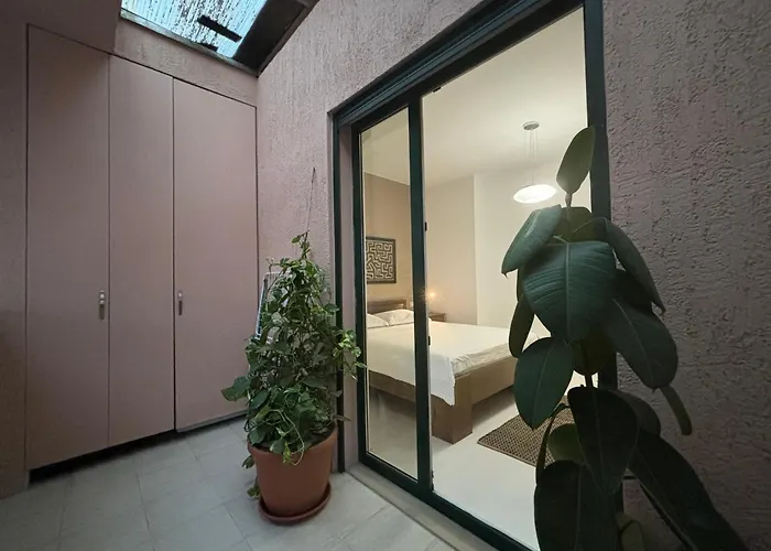 Tam Serviced 2bdr Center No6 *