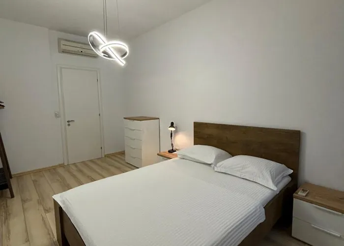 Tam Serviced 2bdr Center No6