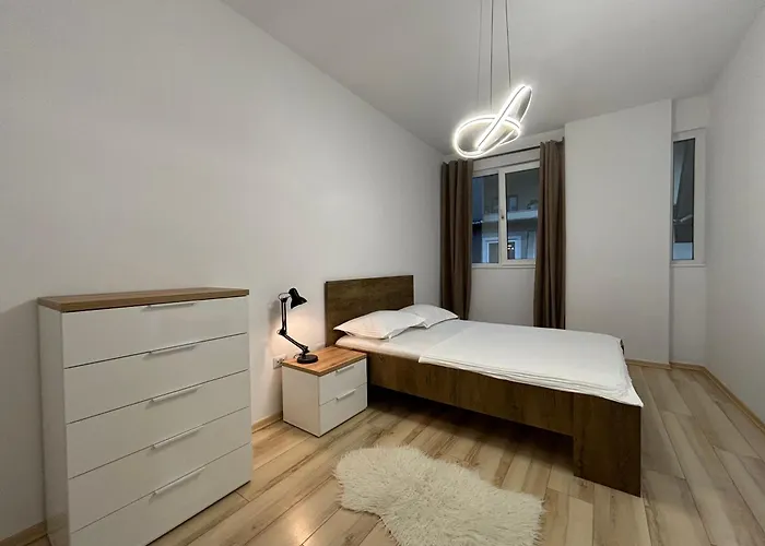 아파트 Tam Serviced 2bdr Center No6 *