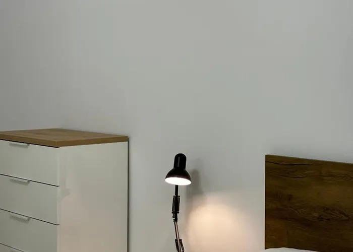 아파트 Tam Serviced 2bdr Center No6 티라나