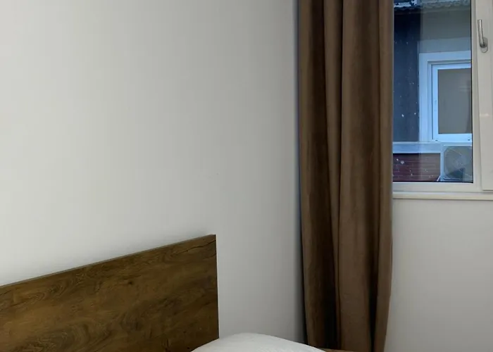 Tam Serviced 2bdr Center No6 * 티라나